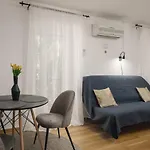 Heritage In Center With Pool- Apartamento *