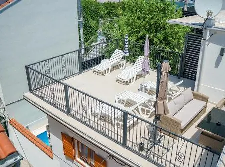 Heritage In Center With Pool- *