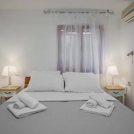 Apartment Heritage In Center With Pool- Vodice