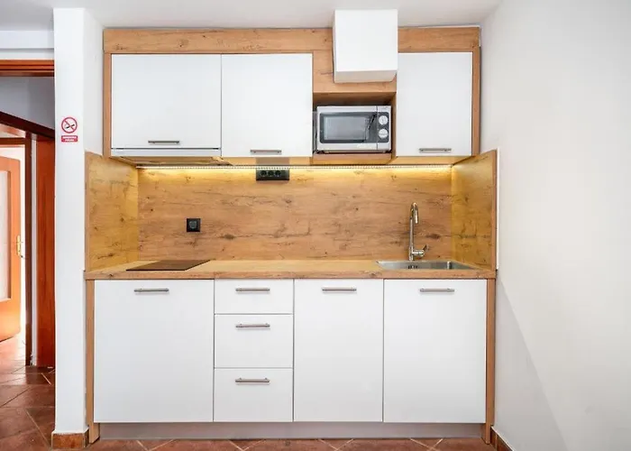 Heritage In Center With Pool- *