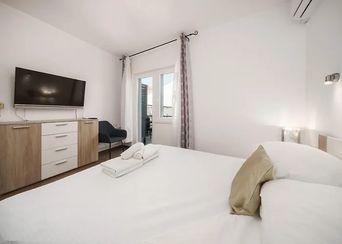 Heritage In Center With Pool- Vodice