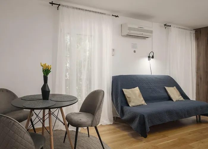 Heritage In Center With Pool- 아파트 *