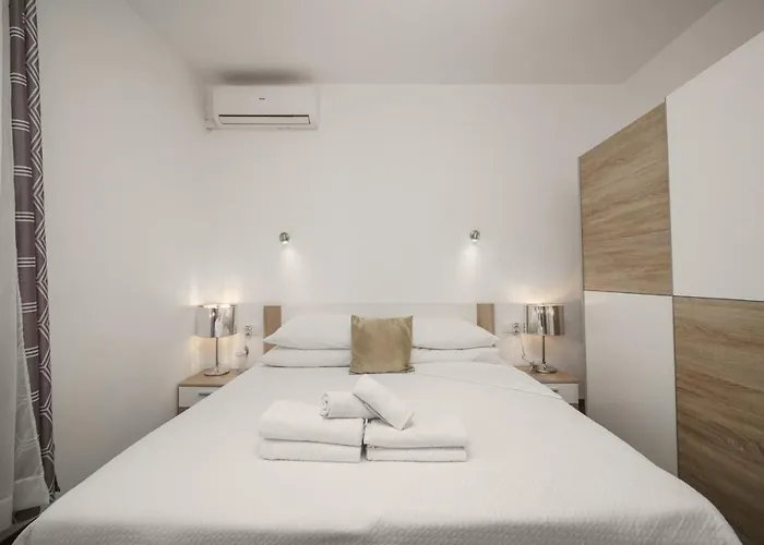 Heritage In Center With Pool- Vodice