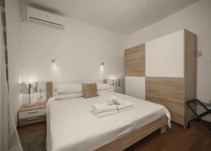 Heritage In Center With Pool- Lejlighed *