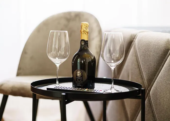 Heritage In Center With Pool- *