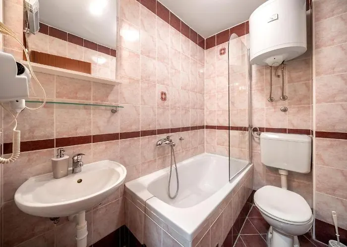 Heritage In Center With Pool- 아파트 *